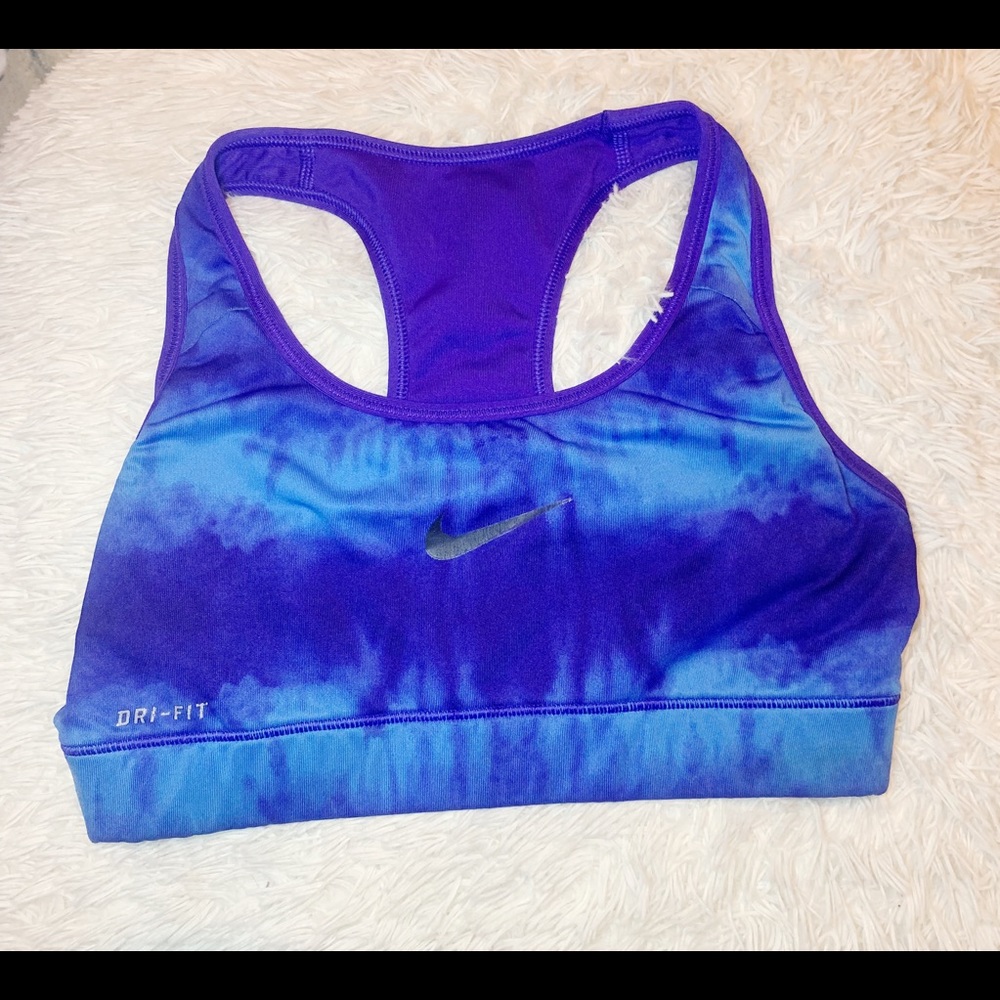 Women’s Nike Dri-fit sports bra